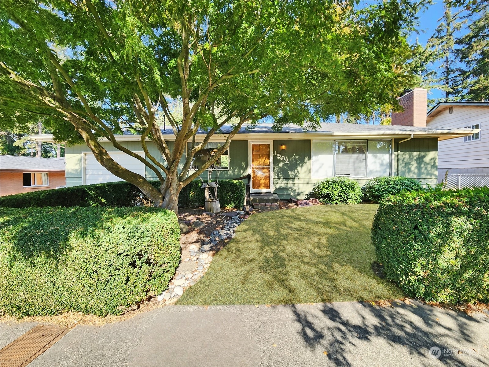 Property Photo:  1582 NE 6th Avenue  WA 98277 