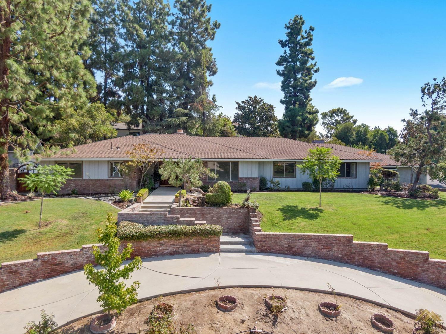 Property Photo:  4001 Flintridge Drive  CA 93306 