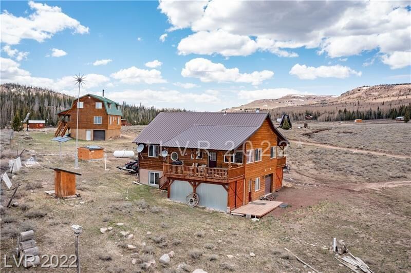 Property Photo: 2152 E 2175 S UT 84719