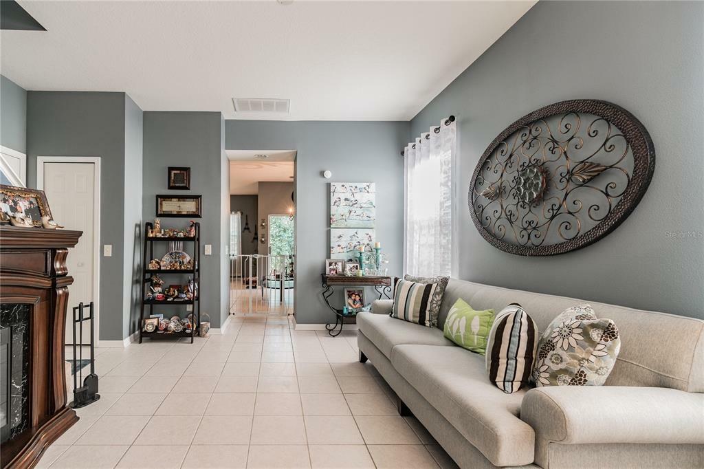 Property Photo: 2827 Girvan Dr FL 34638