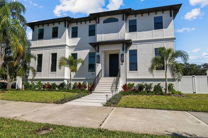 Property Photo: 403 E Davis Boulevard FL 33606