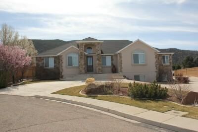 Property Photo:  1002 E Tamarisk Cir  UT 84721
