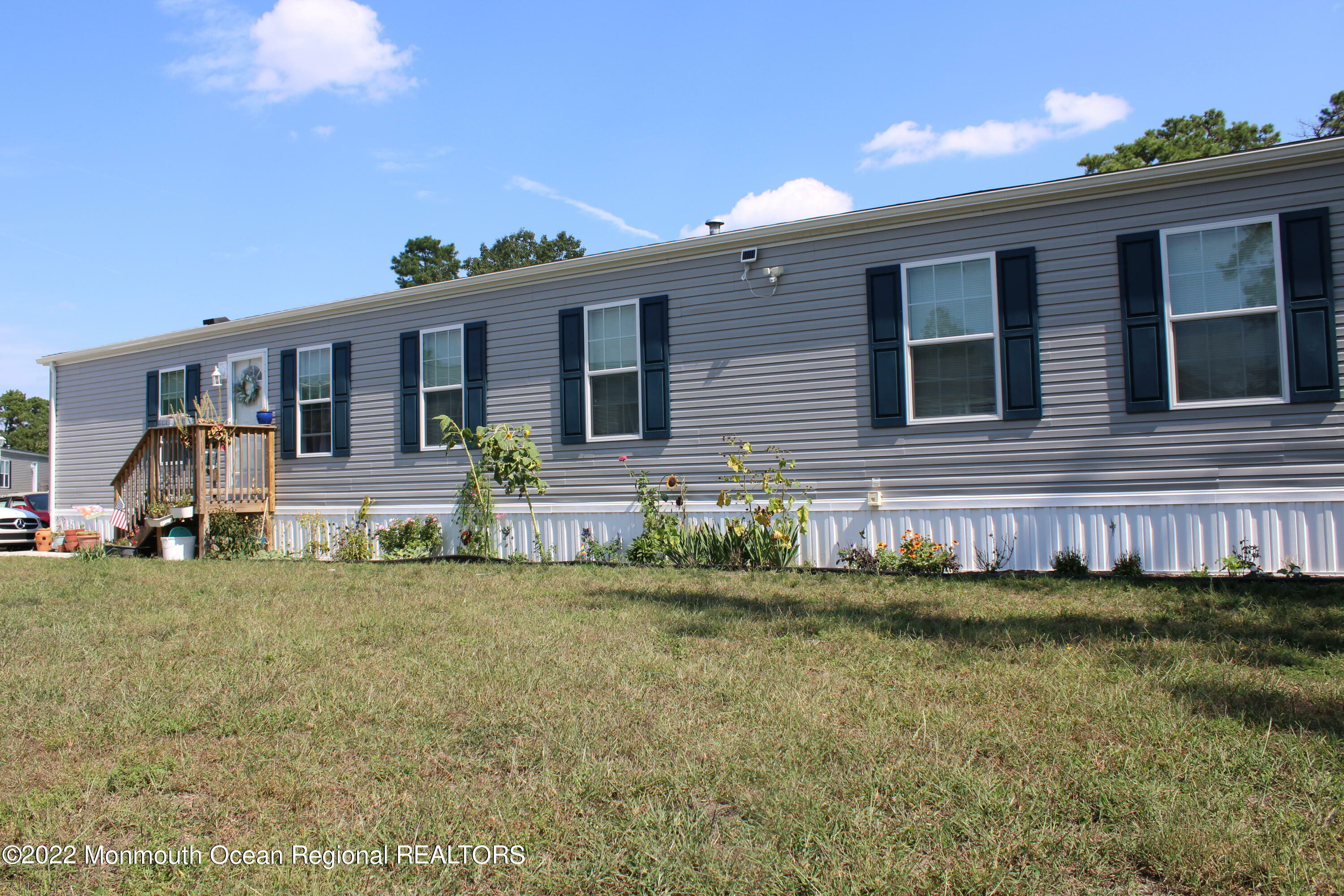 Property Photo:  6 Otter Place  NJ 08759 