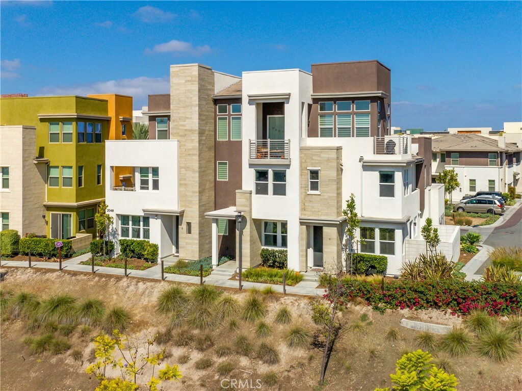 Property Photo: 2048 Foxtrot 1 CA 91915
