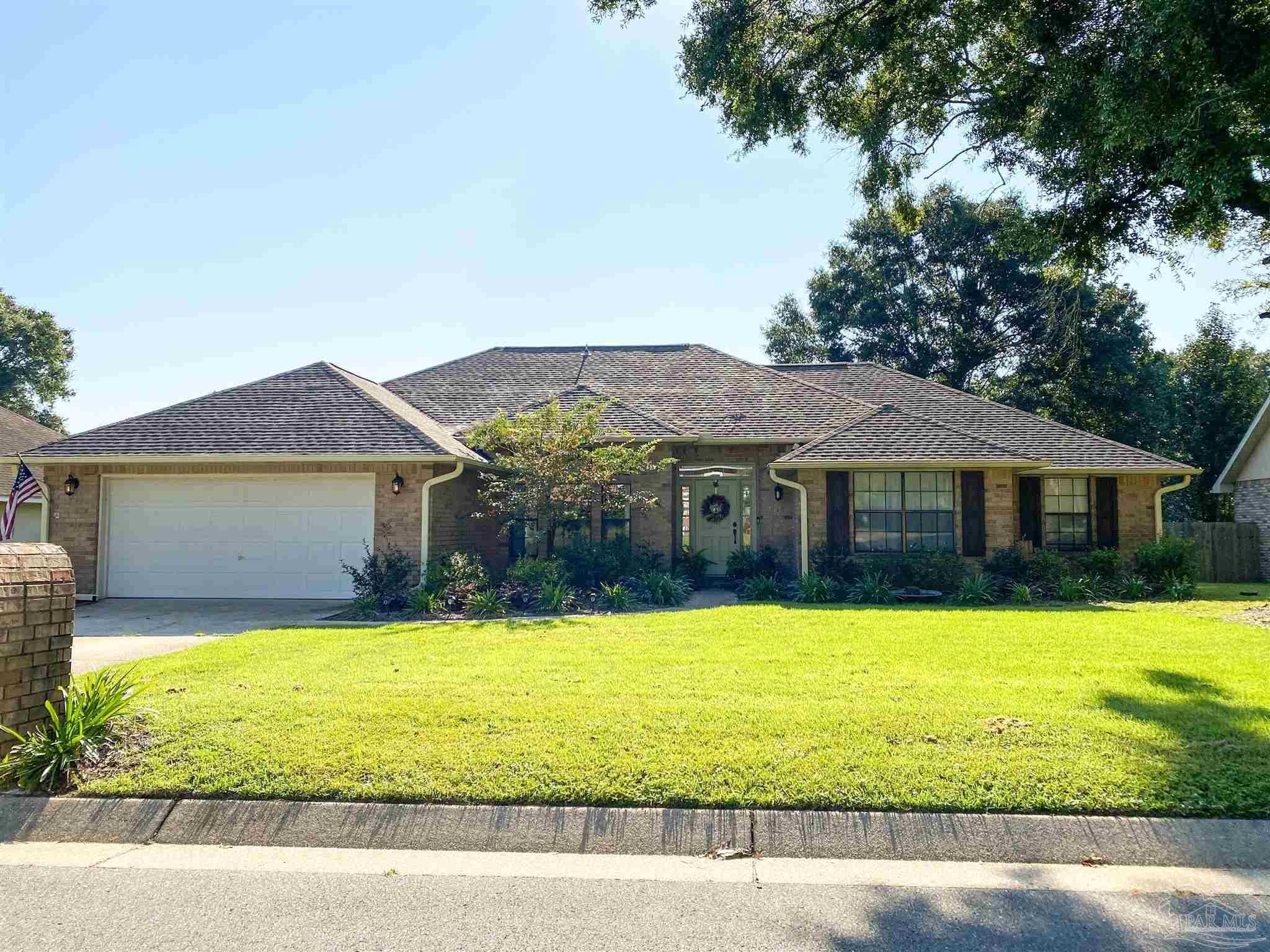 Property Photo: 5094 High Pointe Dr FL 32505