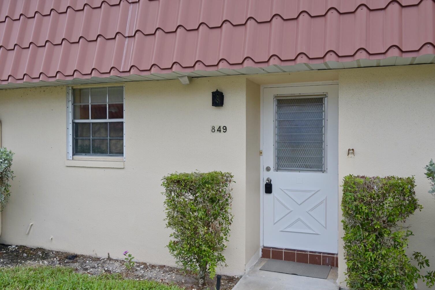 Property Photo: 849 Salem Lane FL 33467