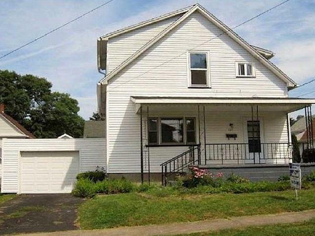 Property Photo:  121 Irvine Street North  PA 16365 