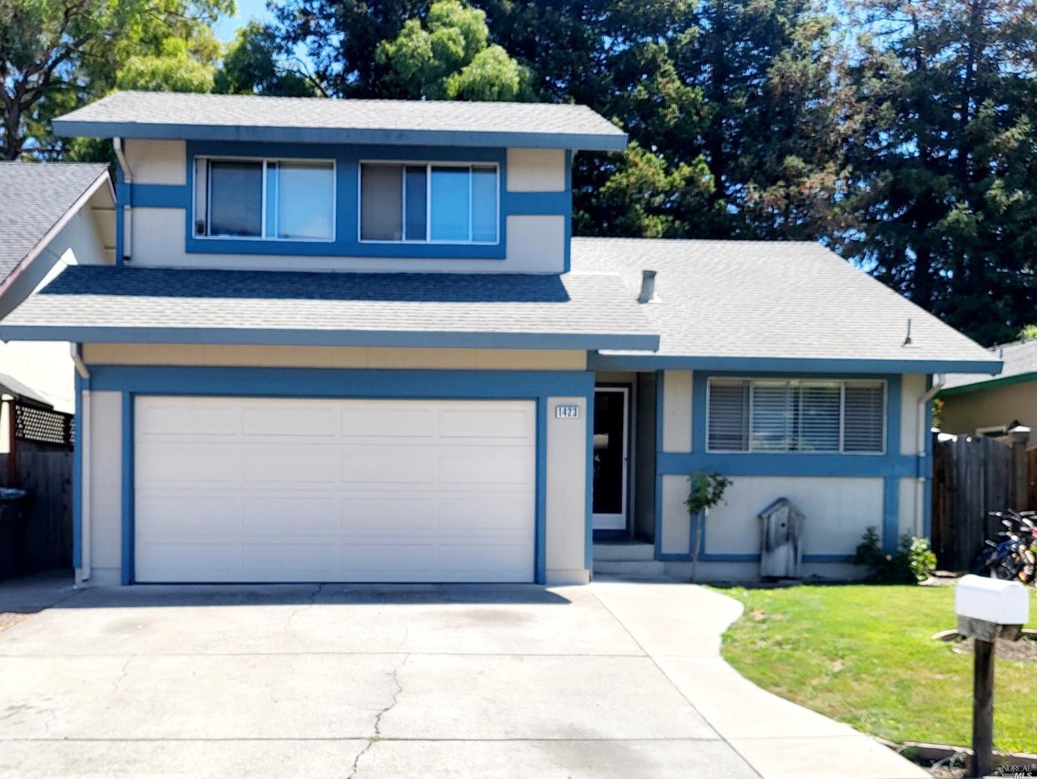 Property Photo: 1423 Jasmine Circle CA 94928