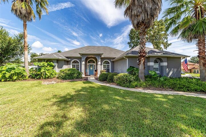 Property Photo:  2409 SE 28th Street  FL 34471 