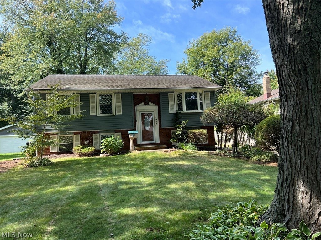 Property Photo: 1754 Benjamin Road OH 44057