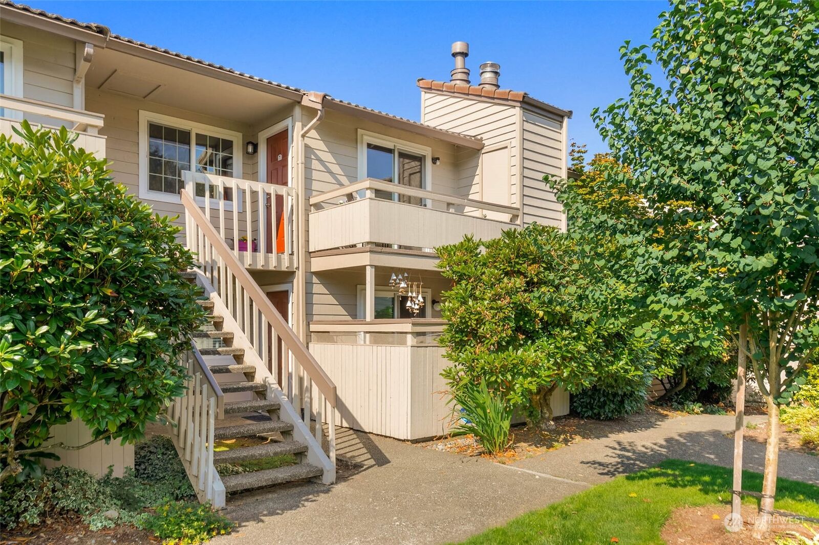 Property Photo:  14200 NE 171st Street F-204  WA 98072 