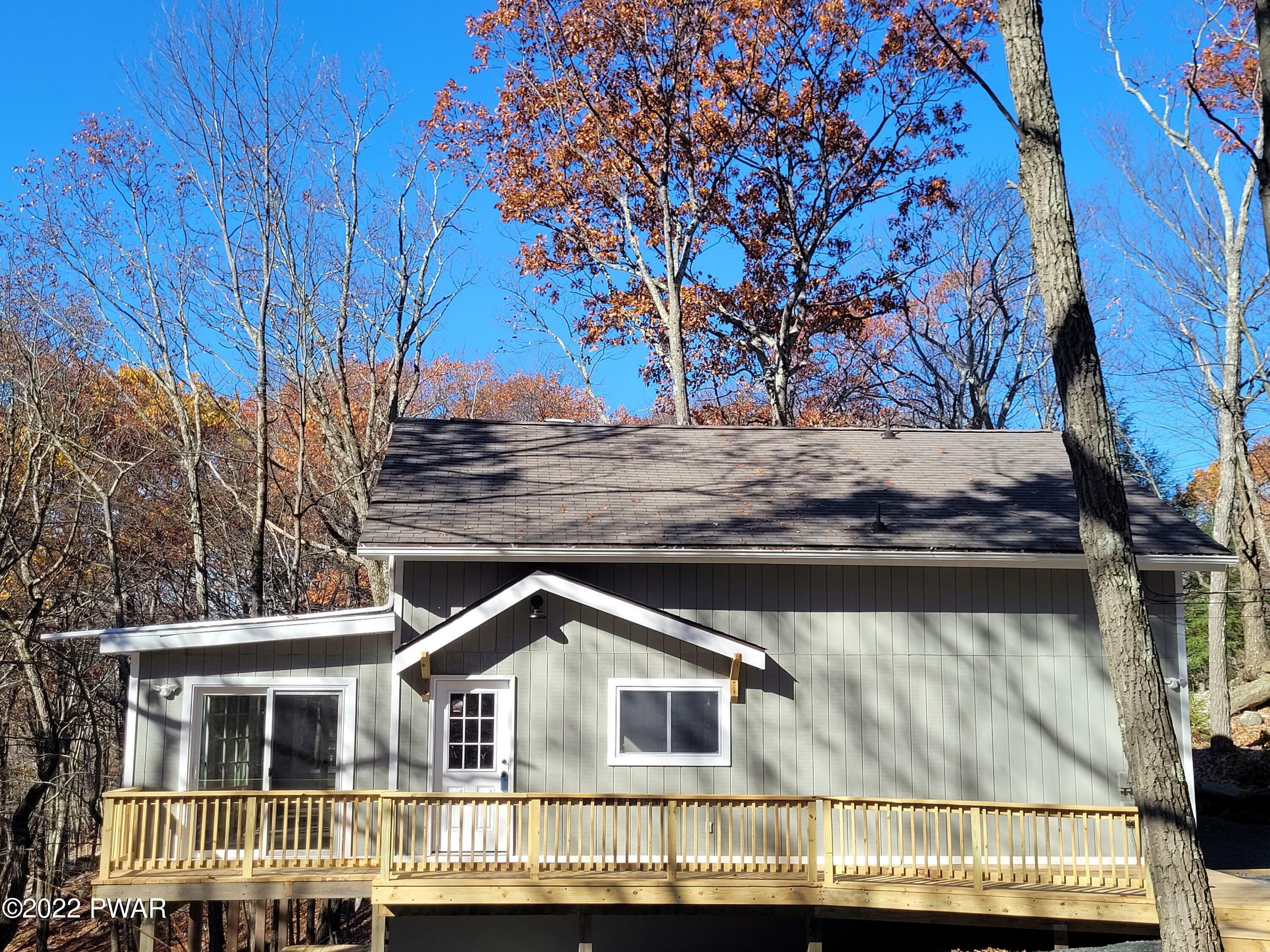 Property Photo:  520 Maple Ridge Drive  PA 18428 