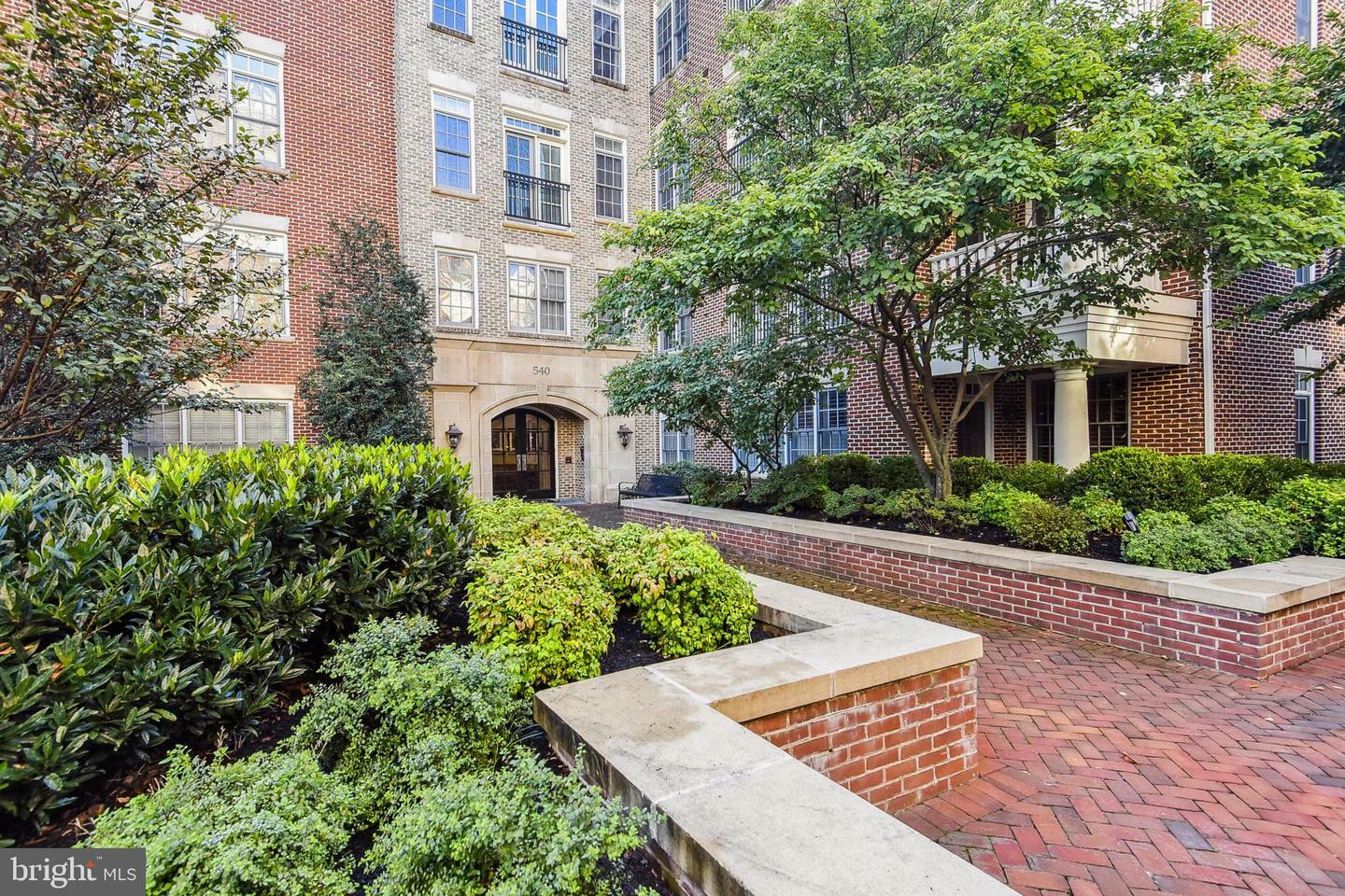 Property Photo: 540 Second Street 403 VA 22314