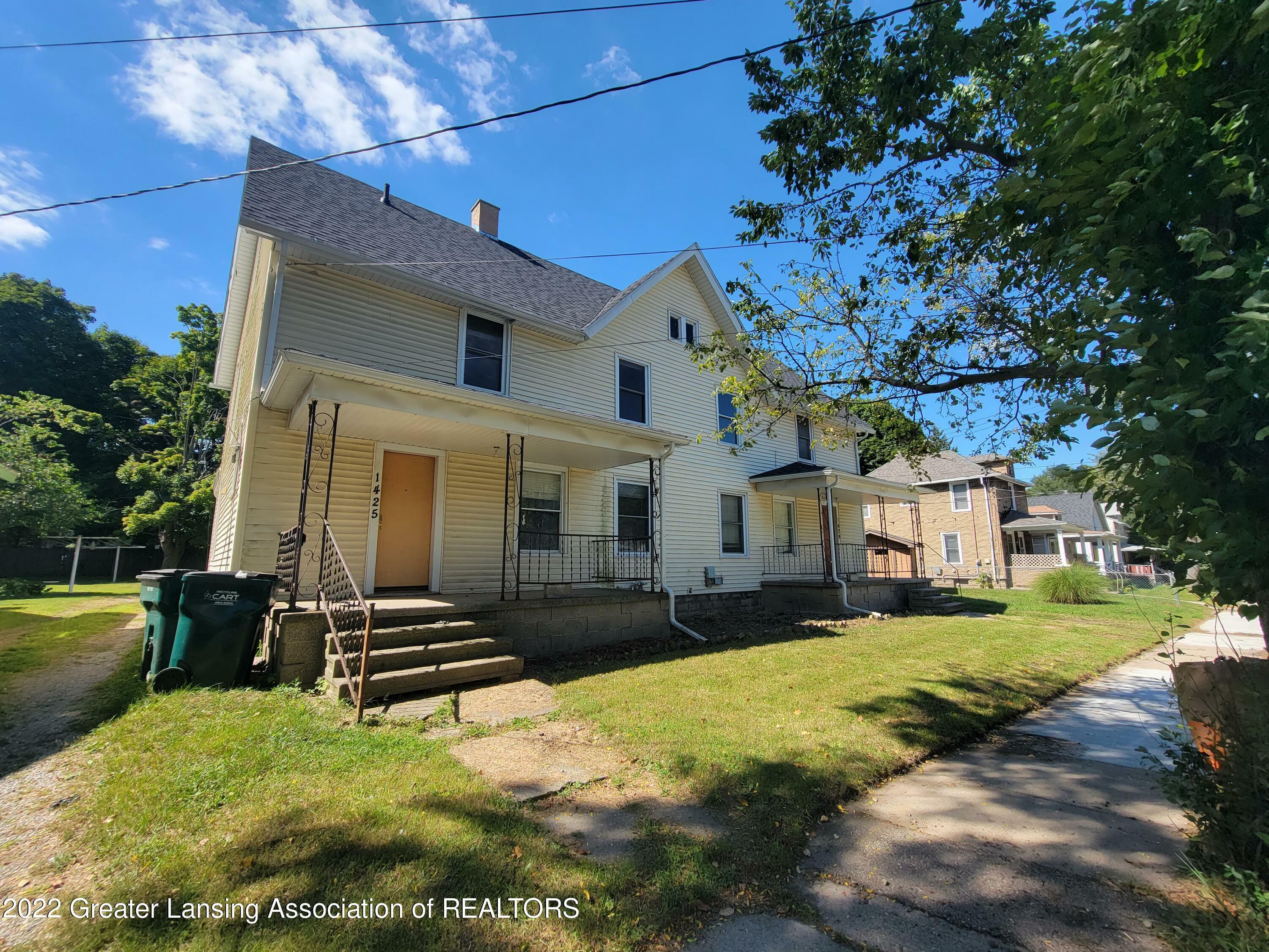 Property Photo: 1425 Knollwood Avenue MI 48906