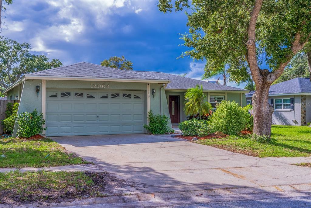 Property Photo: 12004 72nd Way N FL 33773