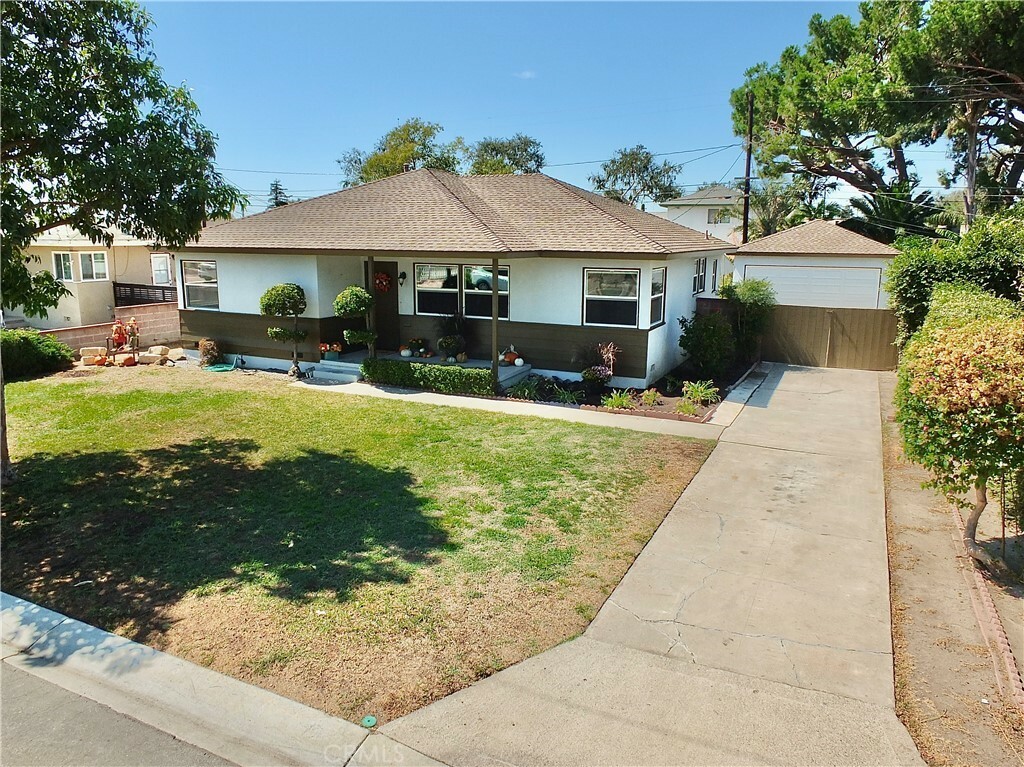 Property Photo: 13181 Safford Street CA 92843