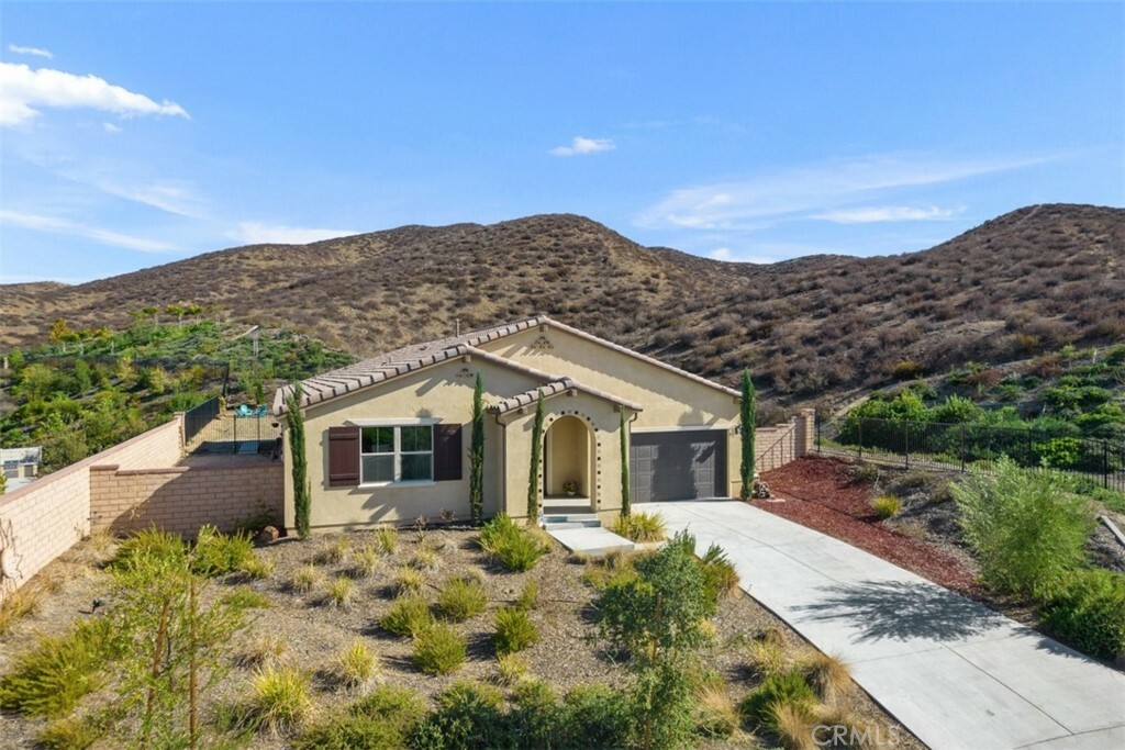 Property Photo:  24261 Buckstone Lane  CA 92584 