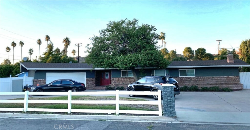 Property Photo:  3450 Vista Way  CA 92544 