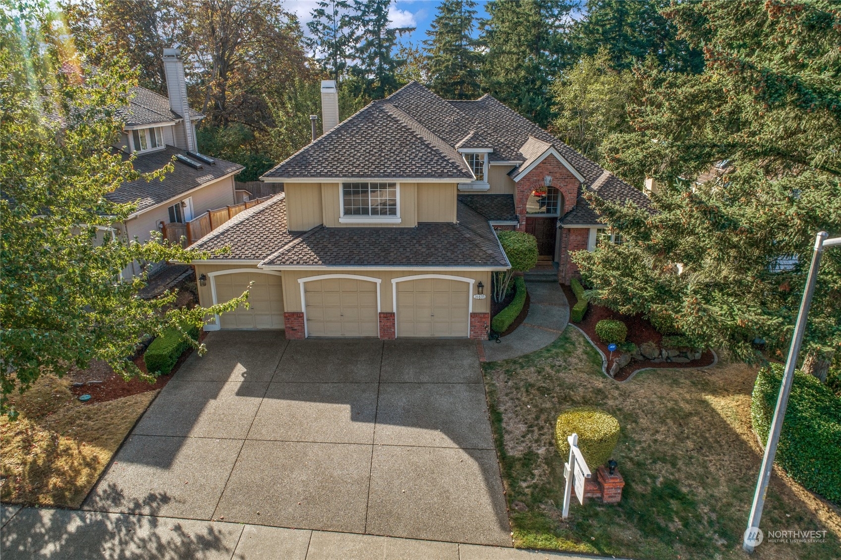 Property Photo: 26435 161st Avenue SE WA 98042