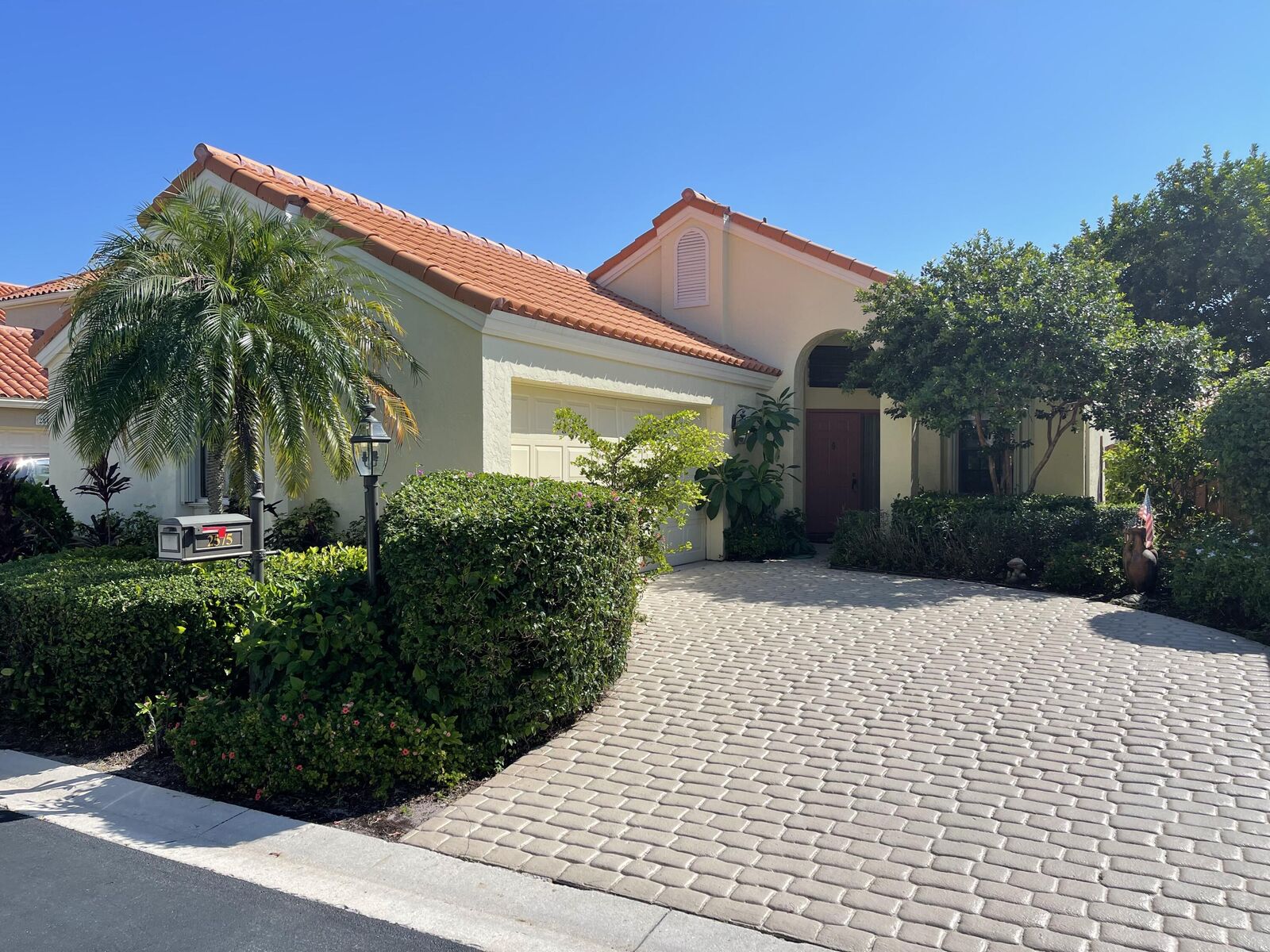 Property Photo:  2575 La Cristal Circle  FL 33410 