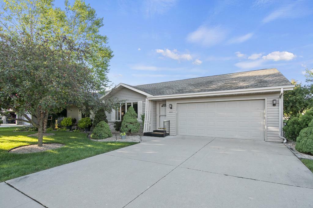 Property Photo:  4211 Greenbriar Dr  WI 53546 