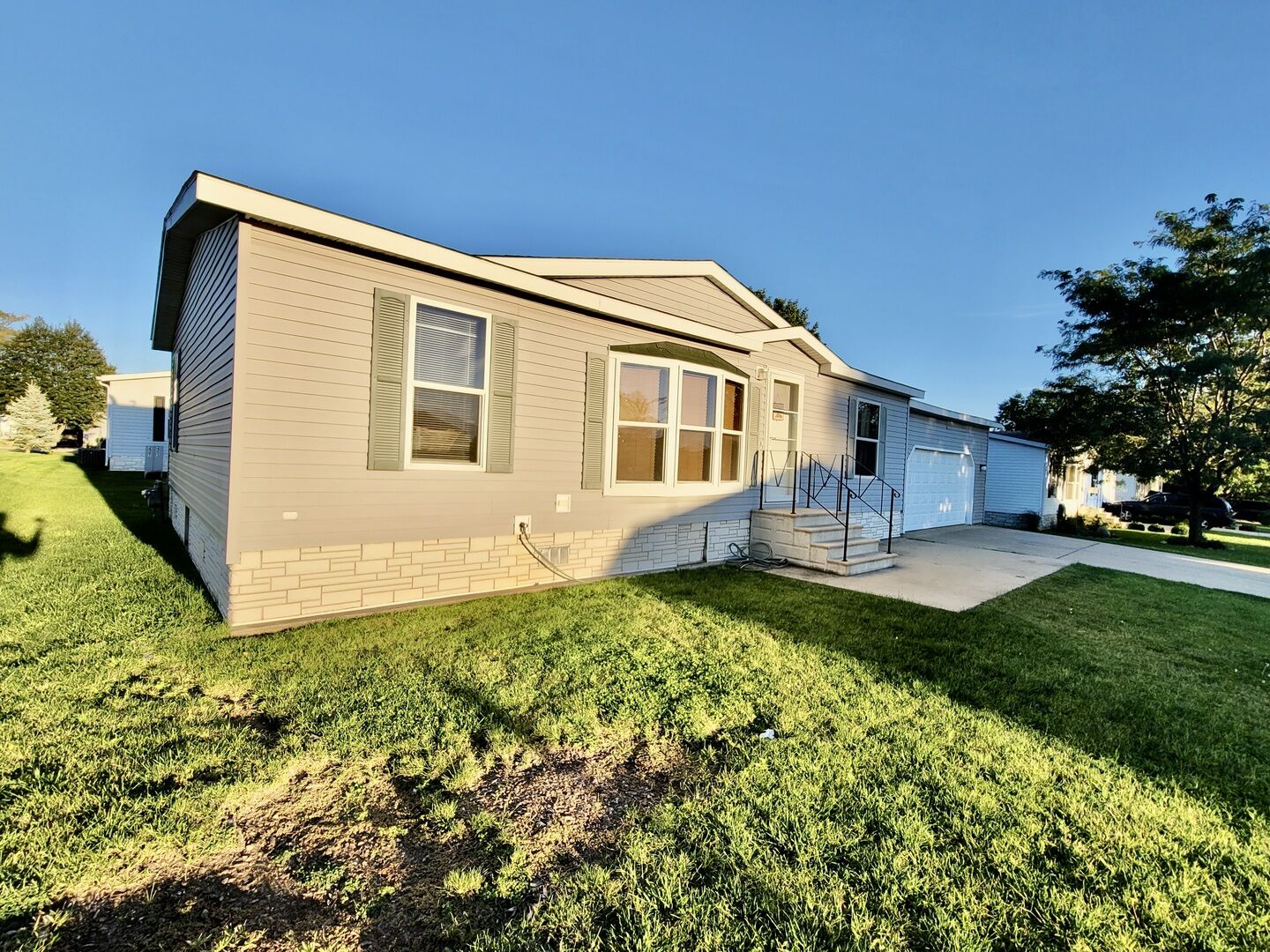 Property Photo:  2234 Iris Avenue  IL 61008 