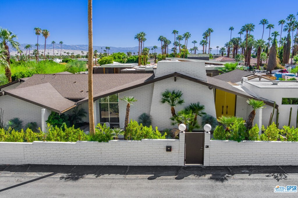 Property Photo: 450 S Monte Vista Drive CA 92262