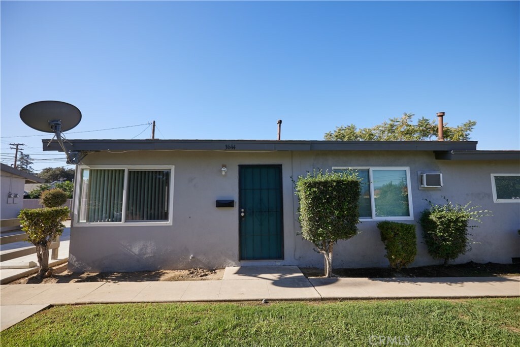 Property Photo: 3644 Russell Street CA 92501