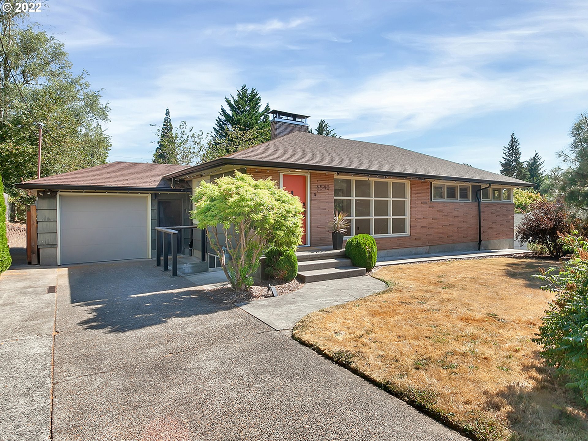 Property Photo:  6540 SW 50th Ave  OR 97221 