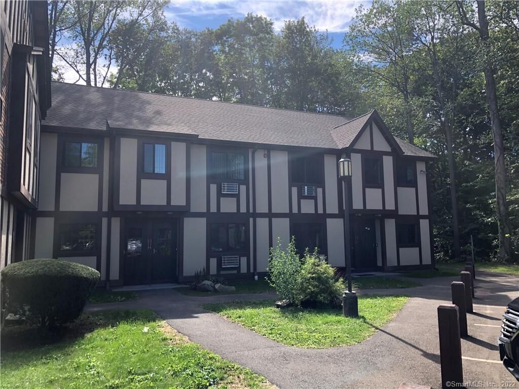 Property Photo:  314 Foxwood Lane 314  CT 06461 