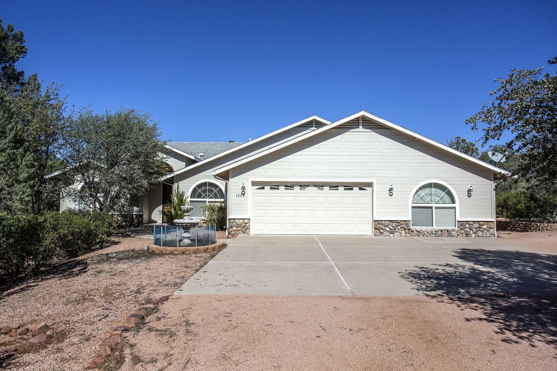 Property Photo:  1208 W Chatham Drive  AZ 85541 