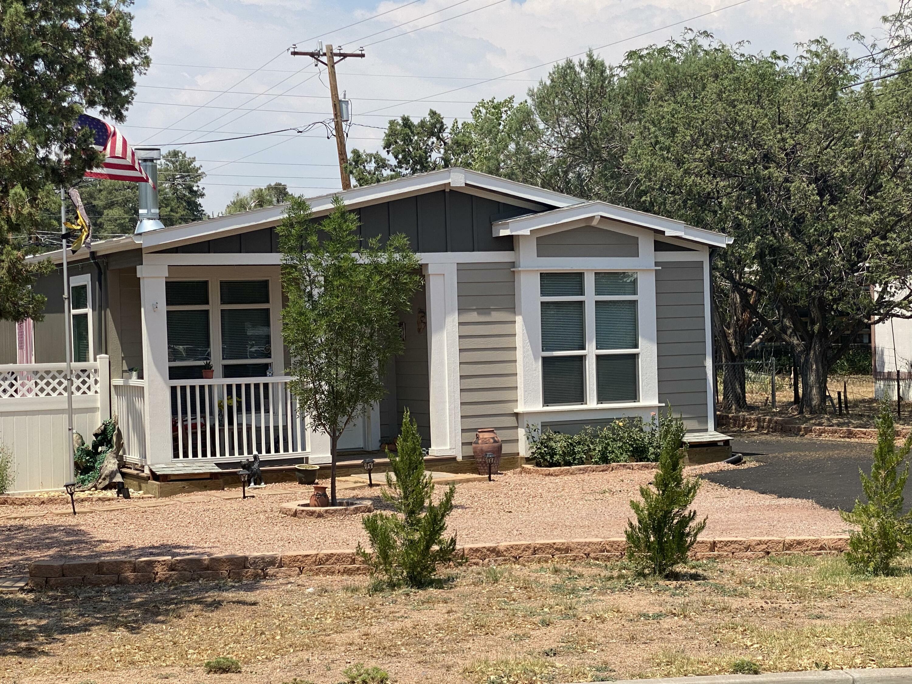 Property Photo:  702 E Bonita Street  AZ 85541 