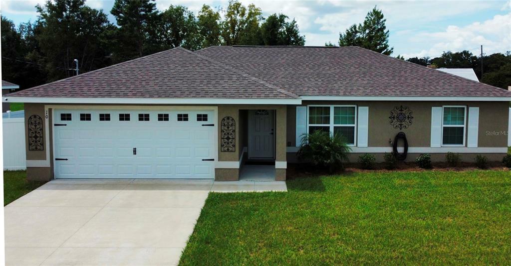 Property Photo: 10 Malauka Circle Lane FL 32179