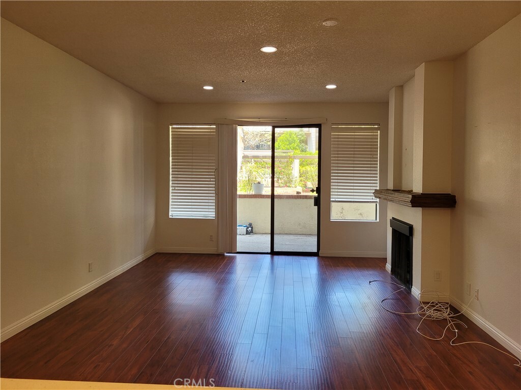 Property Photo:  2563 Plaza Del Amo 107  CA 90503 