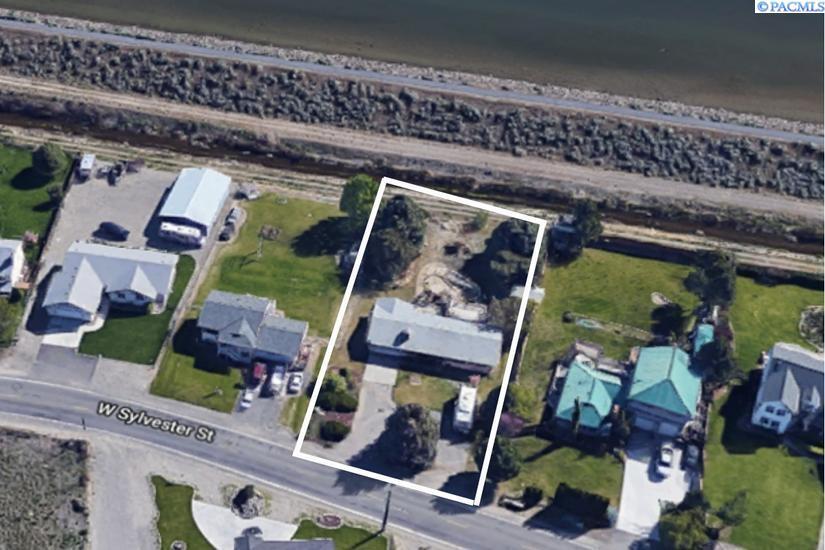 Property Photo: 5816 W Sylvester St WA 99301