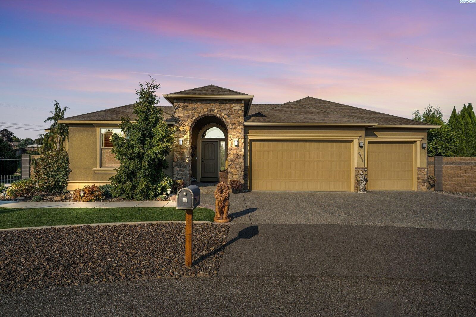 Property Photo:  8413 Whipple Avenue  WA 99301 