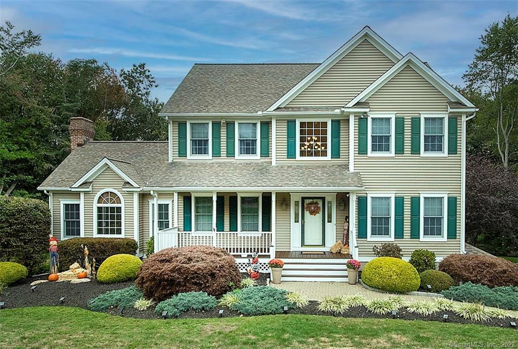 Property Photo:  19 Meadow Woods Road  CT 06483 