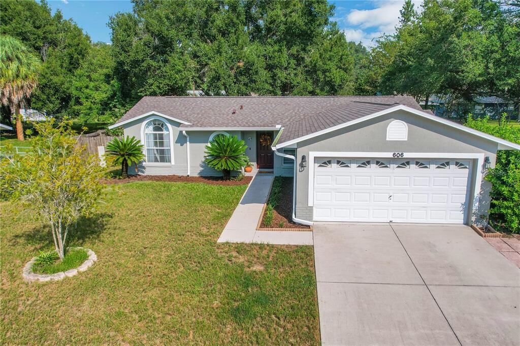 Property Photo:  606 Dorothy Circle  FL 32726 