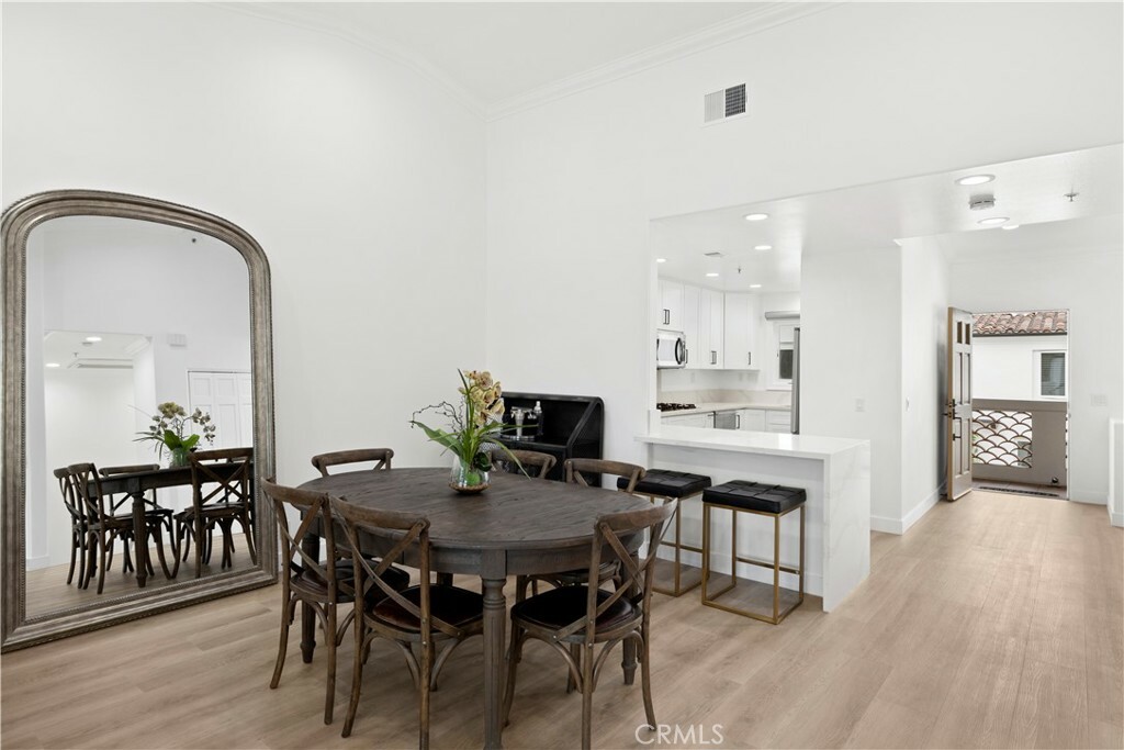 Property Photo: 401 Seaward Road 2 CA 92625
