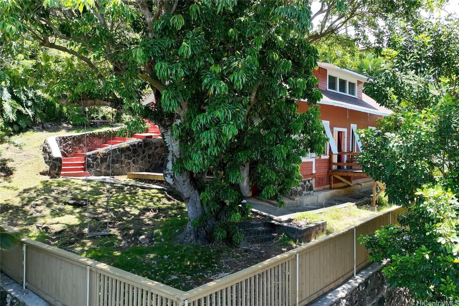 Property Photo: 2441 Pacific Hts Road HI 96813