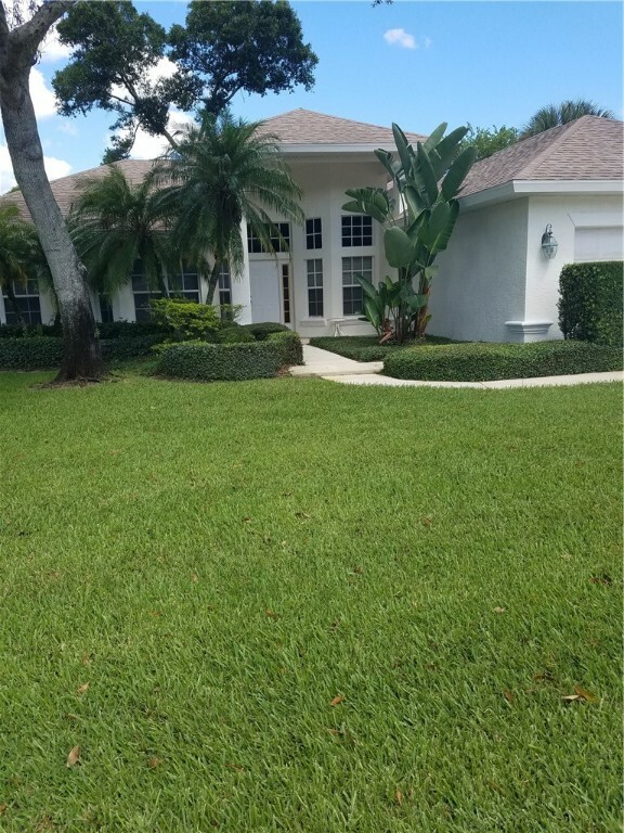 Property Photo:  4020 8th Place  FL 32960 