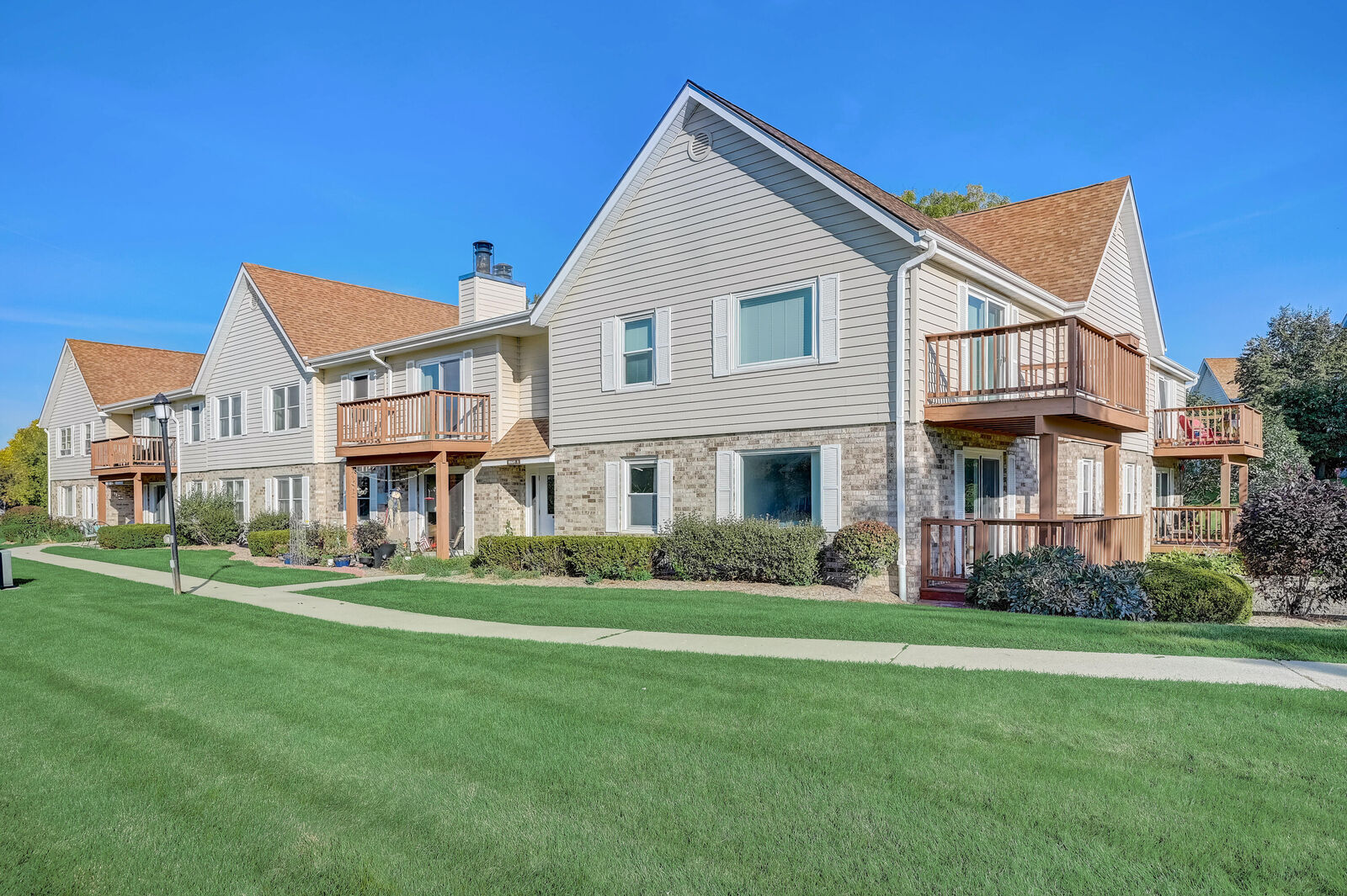 Property Photo:  10615 N Ivy Ct 45  WI 53092 