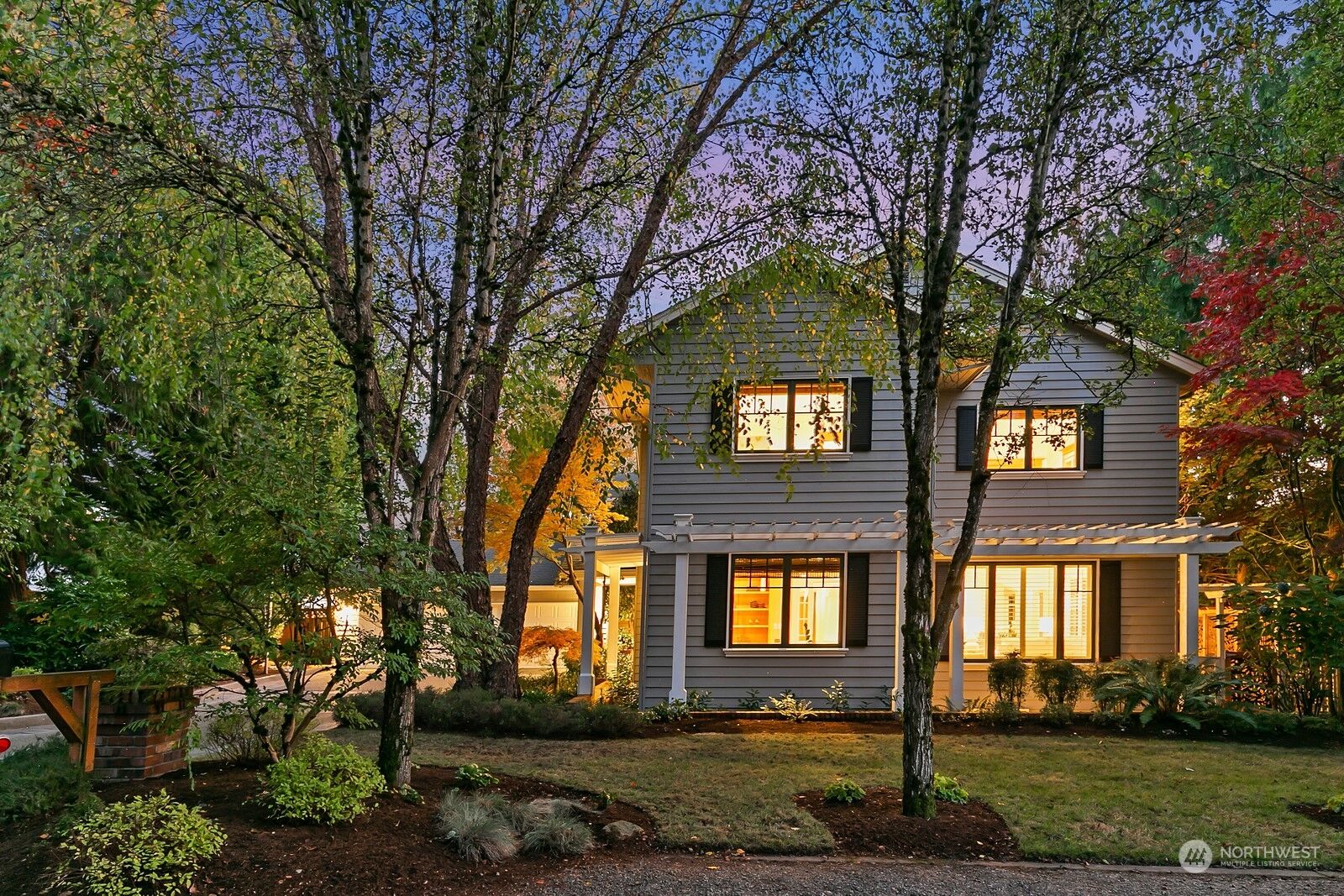 Property Photo:  8315 SE 41st Street  WA 98040 