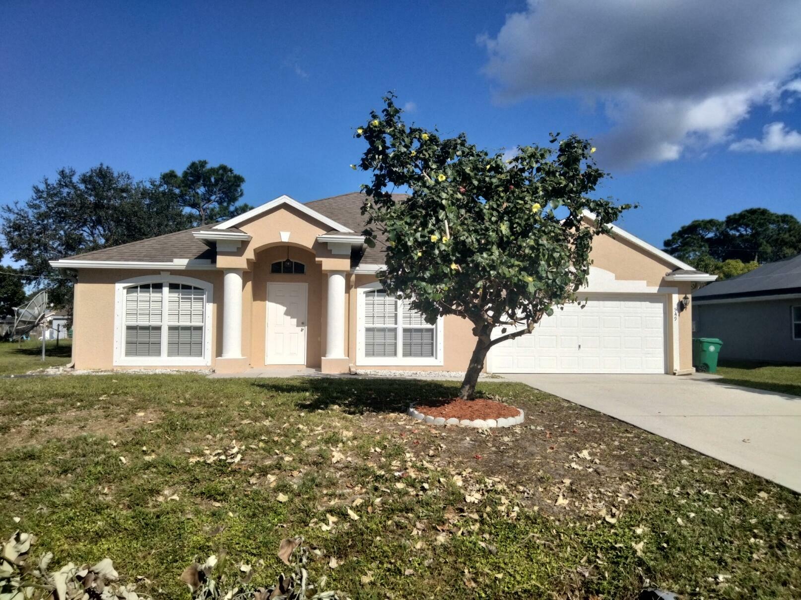 Property Photo:  549 SE Crosspoint Drive  FL 34983 