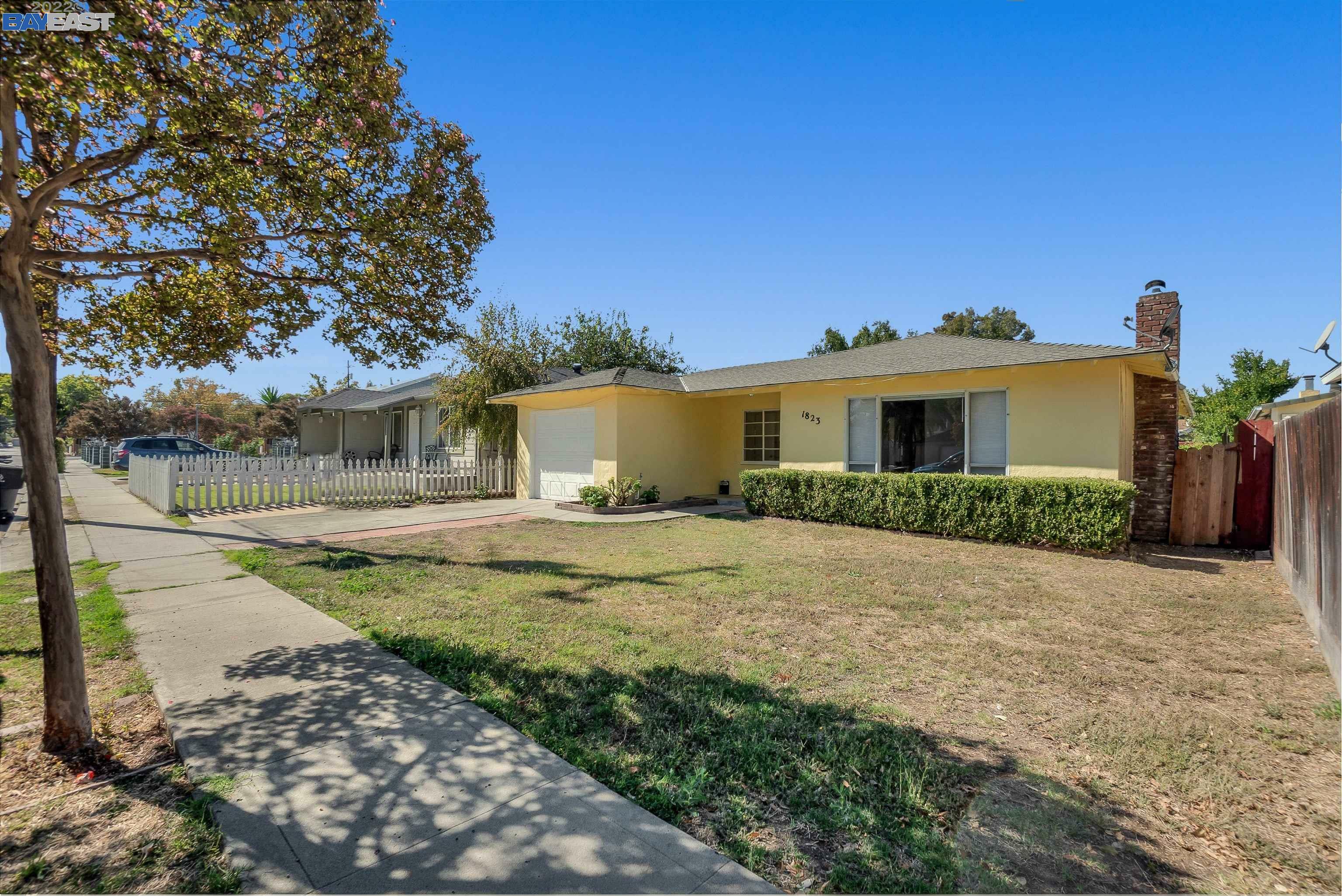Property Photo: 1823 Wall St CA 95376