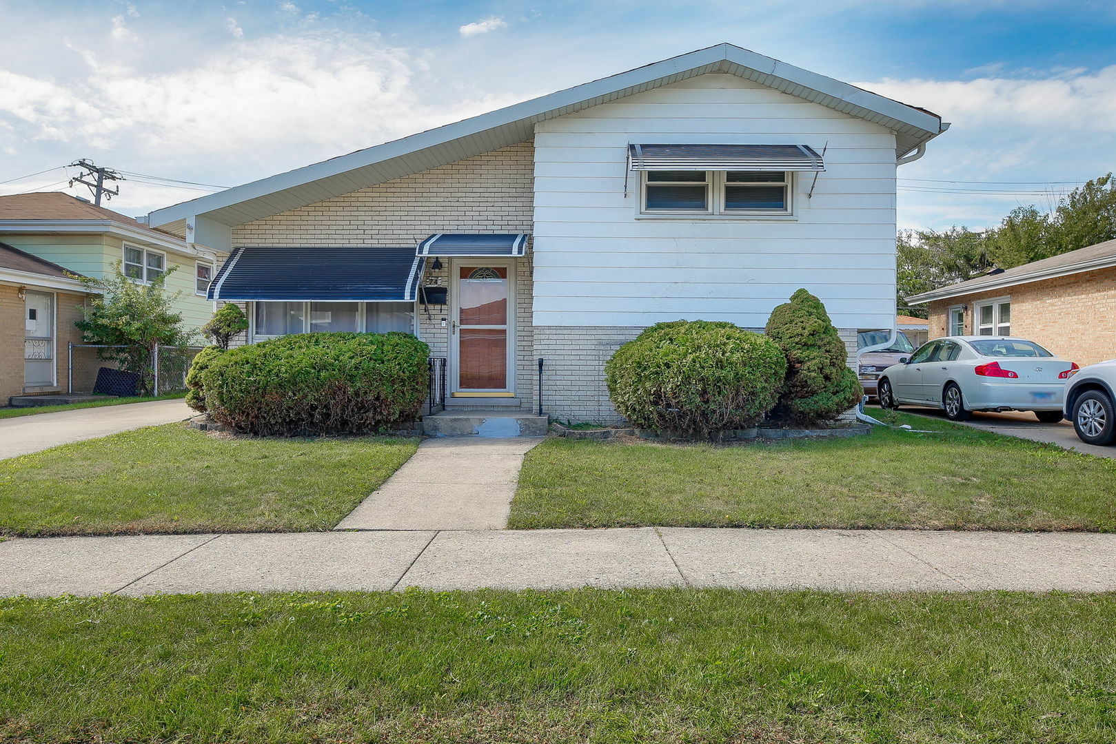 Property Photo:  74 52nd Avenue  IL 60104 