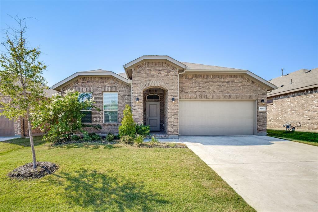 Property Photo:  1008 Napier Way  TX 76247 