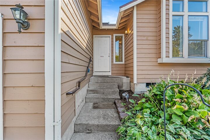 Property Photo: 1825 SW 323rd Street WA 98023