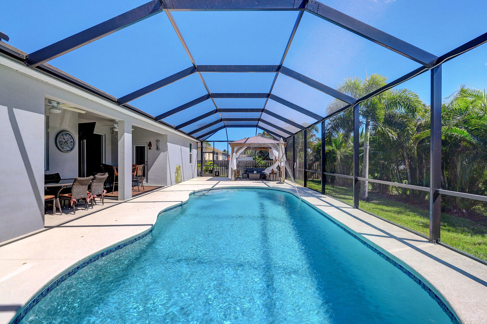 Property Photo:  1002 SE Walters Terrace  FL 34983 