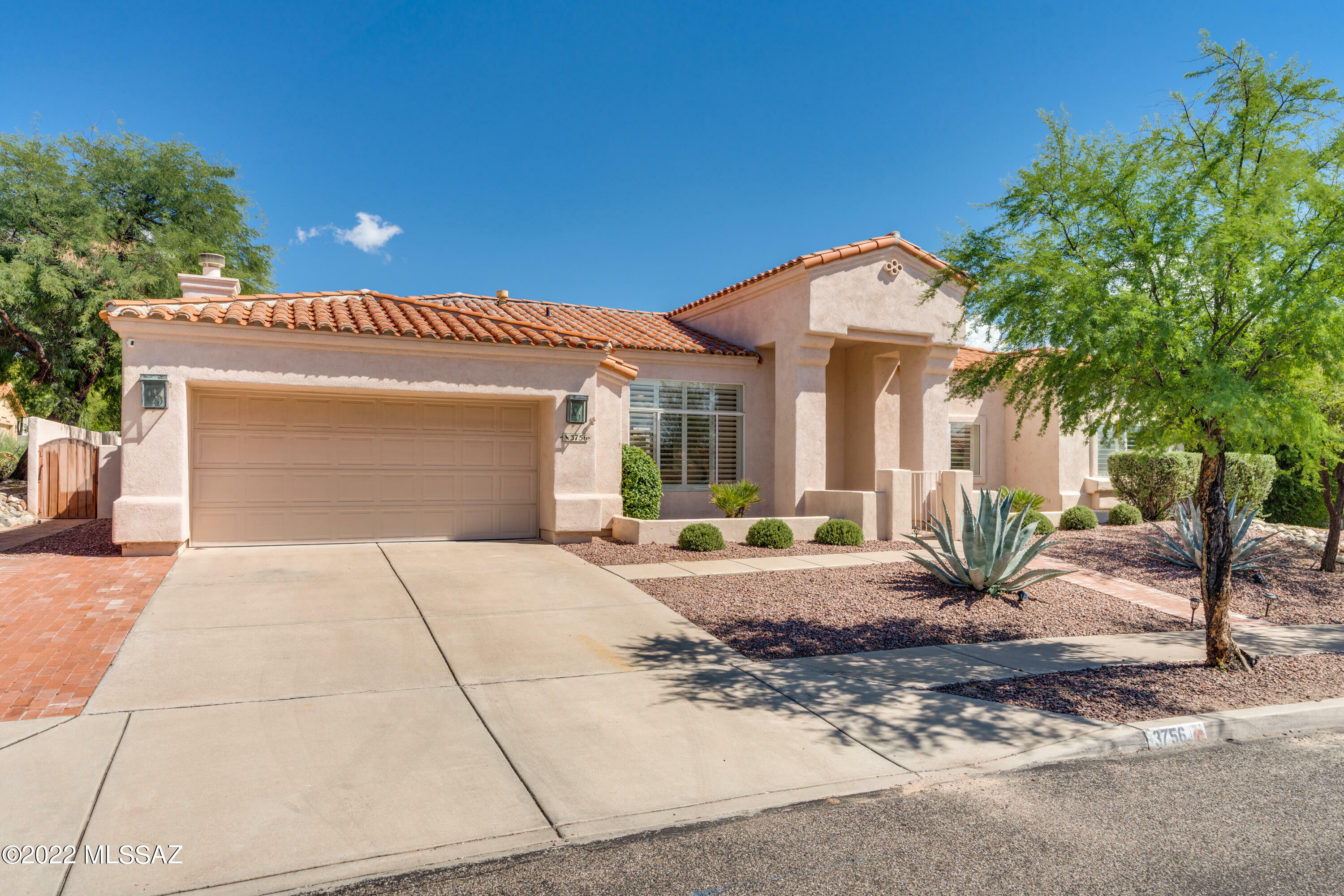 Property Photo:  3756 N Creek Side Place  AZ 85750 